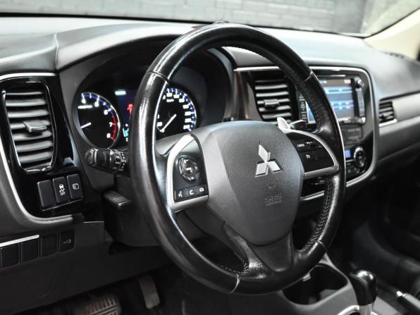 Mitsubishi Outlander III с пробегом 2013 года, цена 1 300 000 рублей, 278015 км, внедорожник, Автокод Объявления