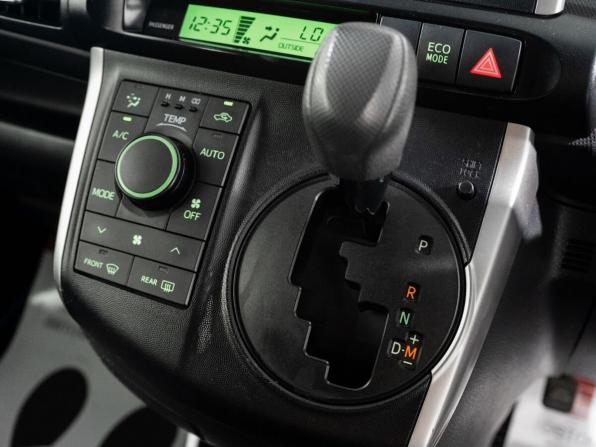 Toyota Wish II Рестайлинг с пробегом 2014 года, цена 1 500 000 рублей, 158722 км, минивэн, Автокод Объявления