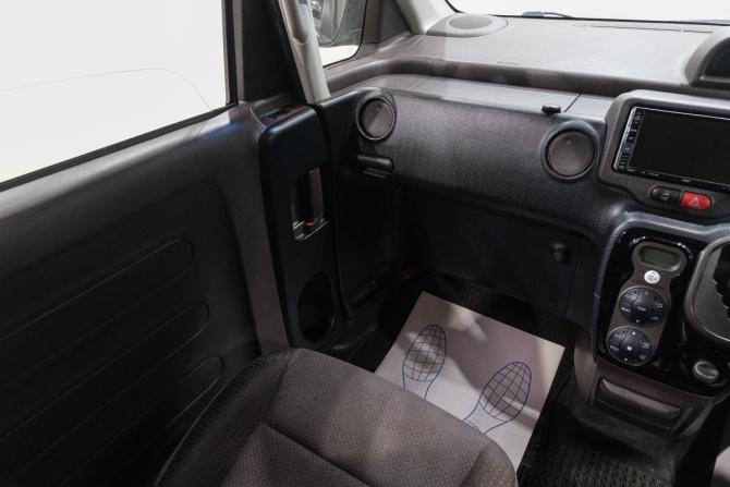 Toyota Spade с пробегом 2015 года, цена 969 000 рублей, 105000 км, компактвэн, Автокод Объявления