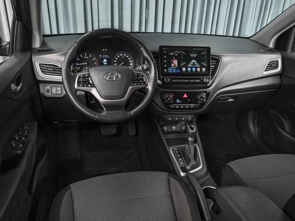 Hyundai Solaris II с пробегом 2019 года, цена 1 378 000 рублей, 106832 км, седан, Автокод Объявления