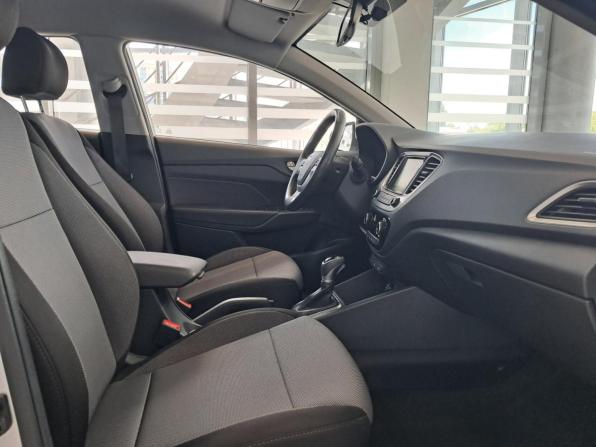 Hyundai Solaris II с пробегом 2018 года, цена 1 628 000 рублей, 51087 км, седан, Автокод Объявления