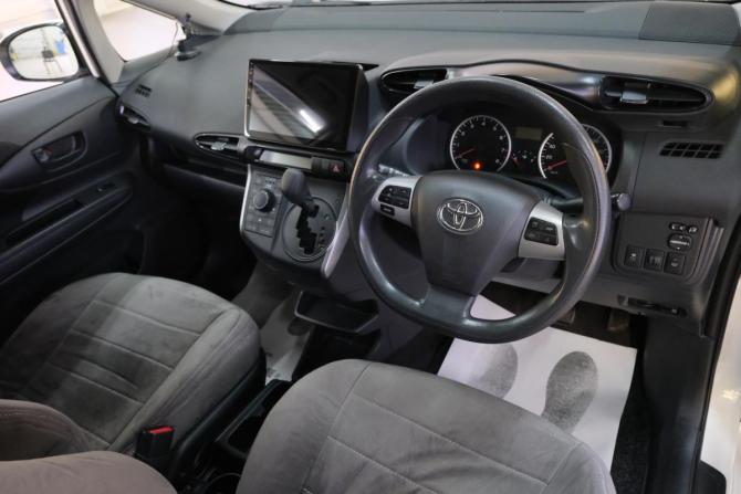 Toyota Wish II Рестайлинг с пробегом 2017 года, цена 1 819 000 рублей, 89000 км, минивэн, Автокод Объявления