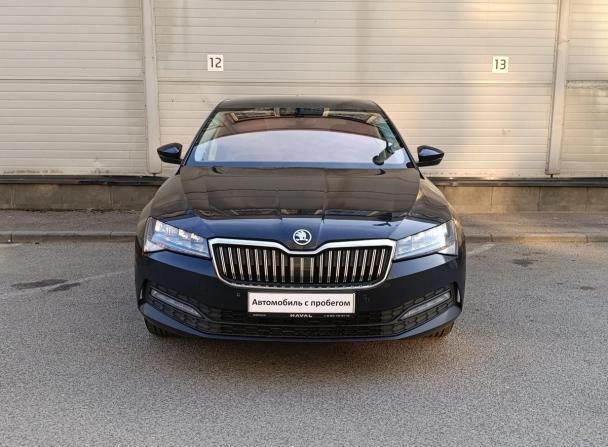 Skoda Superb III Рестайлинг с пробегом 2021 года, цена 2 419 000 рублей, 139031 км, лифтбек, Автокод Объявления