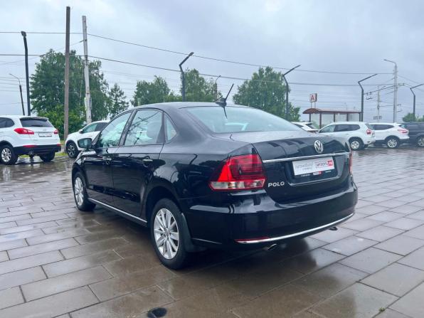 Volkswagen Polo V Рестайлинг с пробегом 2018 года, цена 1 395 000 рублей, 71204 км, седан, Автокод Объявления