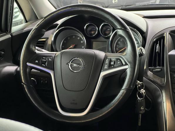 Opel Astra J с пробегом 2012 года, цена 985 000 рублей, 132100 км, универсал, Автокод Объявления