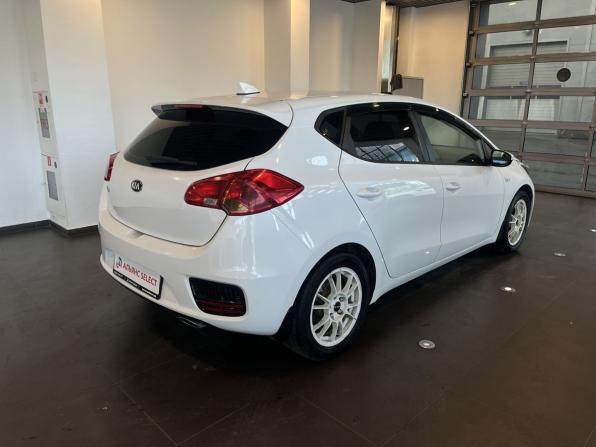 Kia Ceed II Рестайлинг с пробегом 2017 года, цена 1 522 000 рублей, 128206 км, хэтчбек, Автокод Объявления