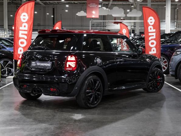 Mini Hatch III (F55/F56) Рестайлинг с пробегом 2019 года, цена 2 799 000 рублей, 54711 км, хэтчбек, Автокод Объявления