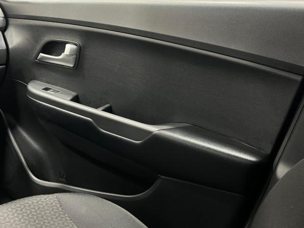 Kia Rio III Рестайлинг с пробегом 2017 года, цена 949 000 рублей, 140500 км, седан, Автокод Объявления