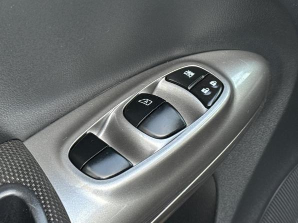 Nissan Juke I с пробегом 2014 года, цена 1 350 000 рублей, 60933 км, внедорожник, Автокод Объявления