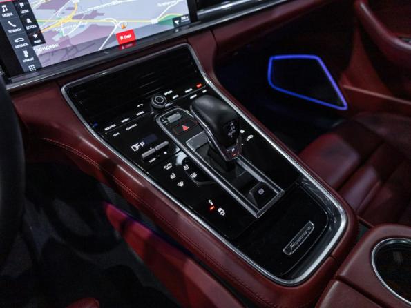 Porsche Panamera II с пробегом 2019 года, цена 9 499 900 рублей, 66011 км, лифтбек, Автокод Объявления