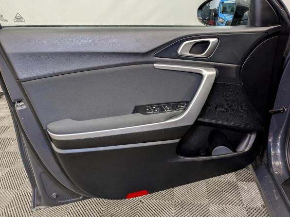 Kia Ceed III с пробегом 2019 года, цена 1 750 000 рублей, 88155 км, хэтчбек, Автокод Объявления