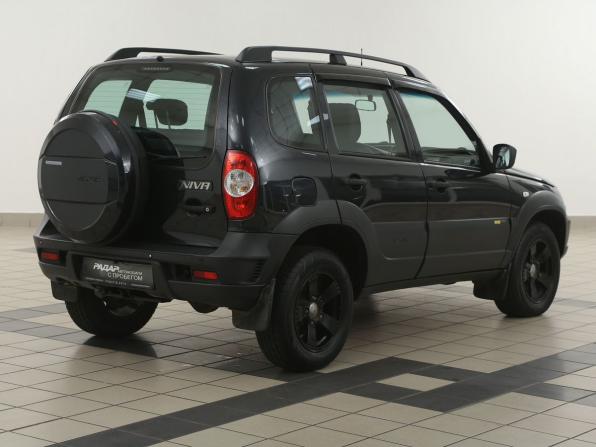 Chevrolet Niva I Рестайлинг с пробегом 2017 года, цена 683 000 рублей, 99900 км, внедорожник, Автокод Объявления