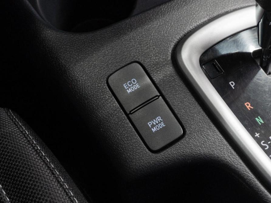 Toyota Hilux VIII Рестайлинг 2 Тюмень  - изображение 19
