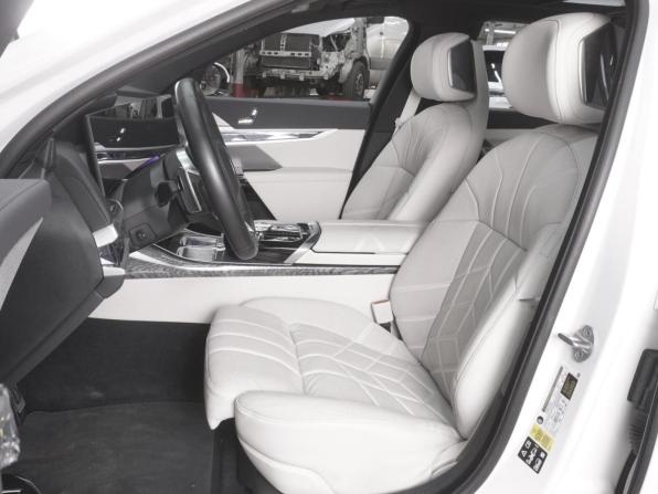 BMW 7 серии VII (G70) с пробегом 2022 года, цена 13 800 000 рублей, 35615 км, седан, Автокод Объявления
