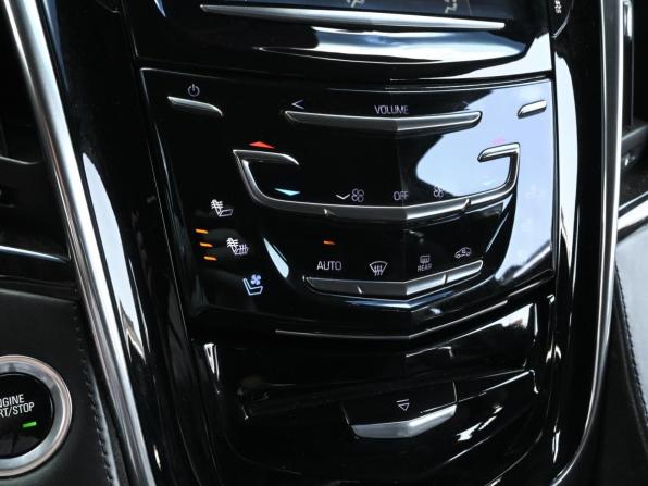 Cadillac Escalade IV с пробегом 2015 года, цена 3 950 000 рублей, 153388 км, внедорожник, Автокод Объявления