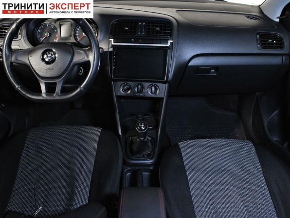 Volkswagen Polo V Рестайлинг с пробегом 2018 года, цена 1 297 000 рублей, 56524 км, седан, Автокод Объявления