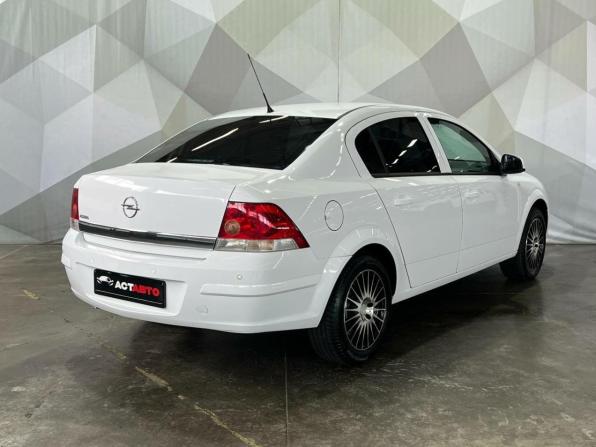 Opel Astra H Рестайлинг с пробегом 2012 года, цена 620 000 рублей, 182435 км, седан, Автокод Объявления