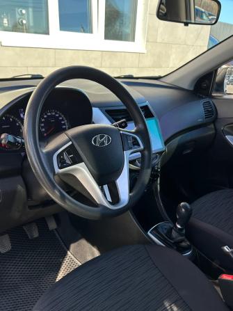 Hyundai Solaris I Рестайлинг с пробегом 2016 года, цена 850 000 рублей, 136160 км, седан, Автокод Объявления