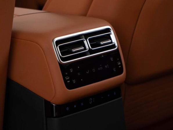 Li Auto (Lixiang) L7 I Рестайлинг с пробегом 2025 года, цена 7 298 999 рублей, 6517 км, внедорожник, Автокод Объявления