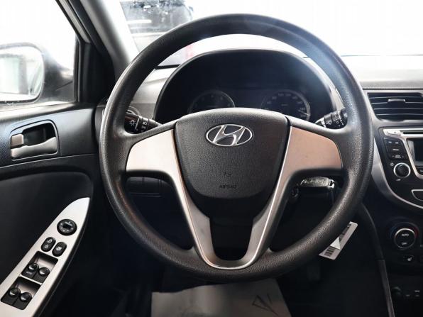 Hyundai Solaris I Рестайлинг с пробегом 2016 года, цена 978 000 рублей, 46240 км, седан, Автокод Объявления