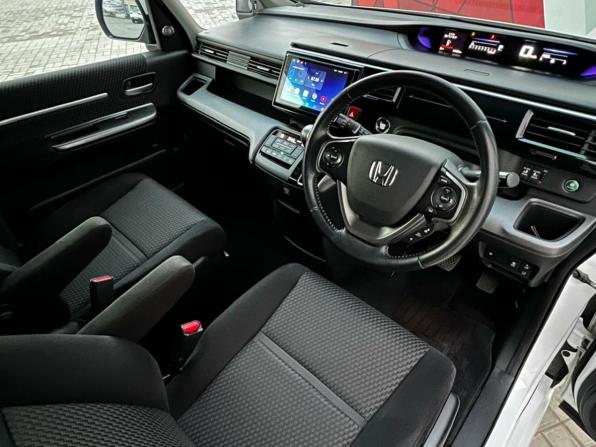 Honda Stepwgn V с пробегом 2015 года, цена 1 999 900 рублей, 141514 км, минивэн, Автокод Объявления