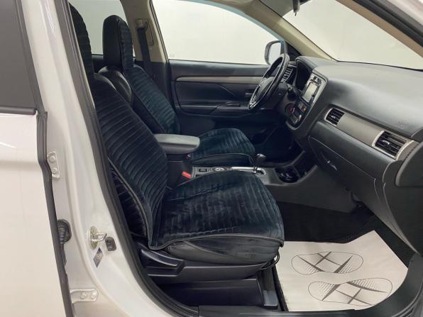 Mitsubishi Outlander III Рестайлинг 2 с пробегом 2015 года, цена 1 650 000 рублей, 176461 км, внедорожник, Автокод Объявления