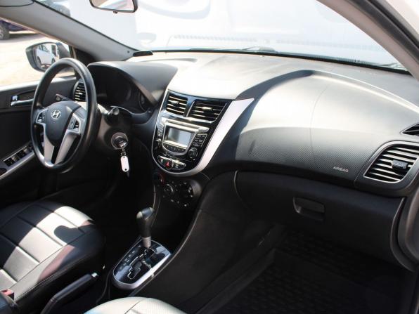Hyundai Solaris I с пробегом 2014 года, цена 829 000 рублей, 120803 км, седан, Автокод Объявления