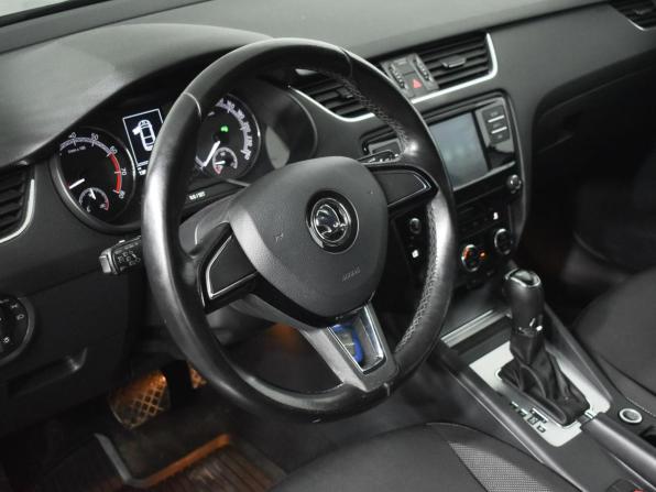 Skoda Octavia III (A7) Рестайлинг с пробегом 2017 года, цена 1 630 000 рублей, 130430 км, лифтбек, Автокод Объявления