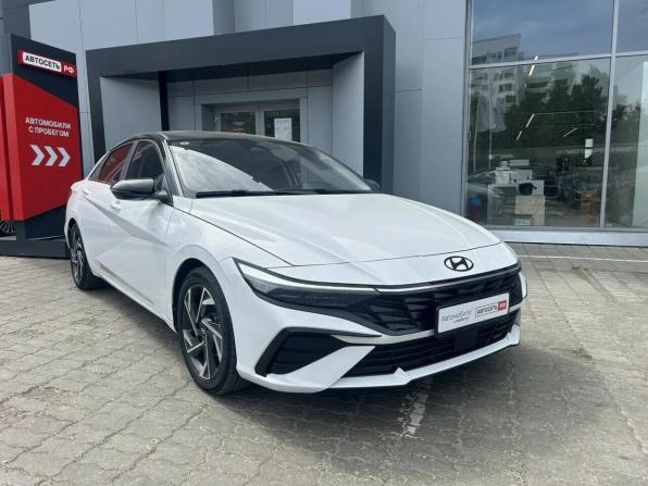 Hyundai Elantra VII (CN7) Рестайлинг с пробегом 2023 года, цена 2 575 800 рублей, 20718 км, седан, Автокод Объявления