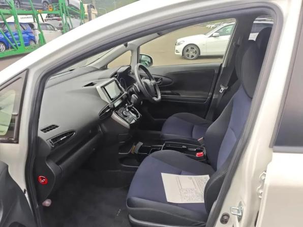 Toyota Wish II Рестайлинг с пробегом 2016 года, цена 1 600 000 рублей, 86892 км, минивэн, Автокод Объявления