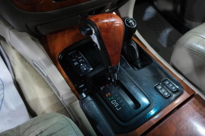 Lexus LX II Рестайлинг с пробегом 2002 года, цена 1 699 000 рублей, 60300 км, внедорожник, Автокод Объявления