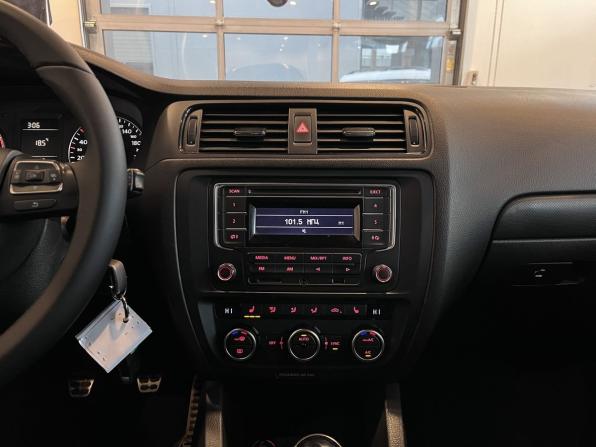 Volkswagen Jetta VI с пробегом 2014 года, цена 980 000 рублей, 107341 км, седан, Автокод Объявления