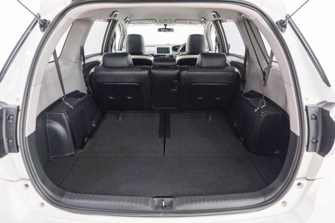 Toyota Wish II Рестайлинг с пробегом 2016 года, цена 1 749 000 рублей, 114300 км, минивэн, Автокод Объявления