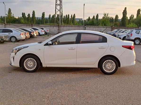 Kia Rio IV Рестайлинг с пробегом 2020 года, цена 1 120 000 рублей, 258306 км, седан, Автокод Объявления