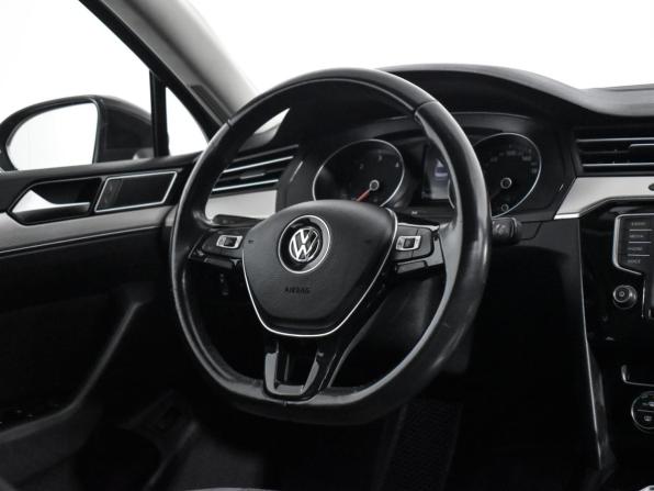 Volkswagen Passat B8 с пробегом 2017 года, цена 1 550 000 рублей, 215279 км, седан, Автокод Объявления
