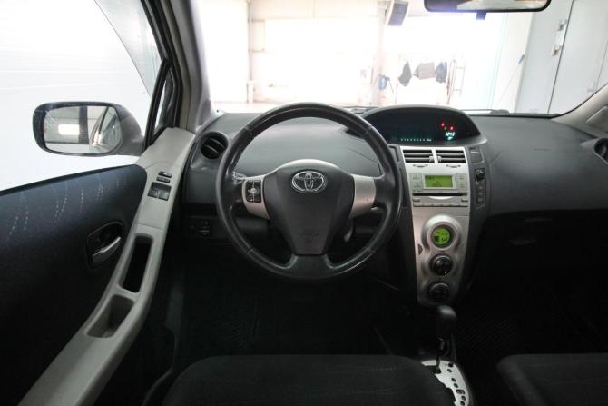 Toyota Yaris II с пробегом 2008 года, цена 650 000 рублей, 268168 км, хэтчбек, Автокод Объявления
