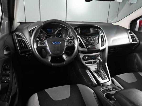 Ford Focus III с пробегом 2013 года, цена 919 000 рублей, 141147 км, хэтчбек, Автокод Объявления