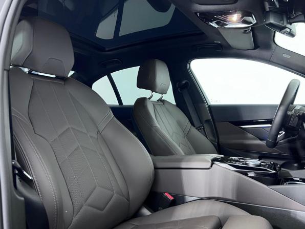 BMW 5 серии VIII (G60/G61/G68) с пробегом 2024 года, цена 6 649 000 рублей, 25237 км, седан, Автокод Объявления