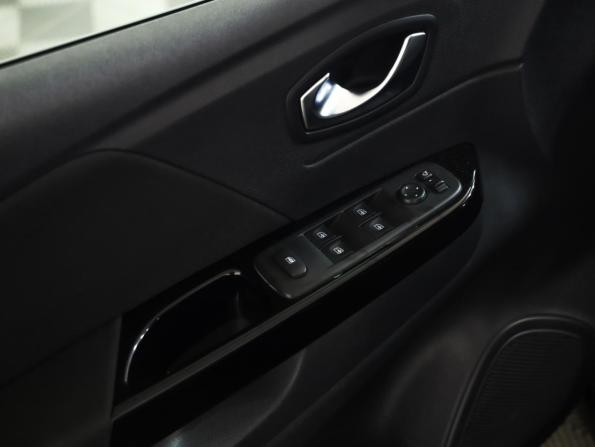 Renault Kaptur I Рестайлинг с пробегом 2021 года, цена 1 499 777 рублей, 126408 км, внедорожник, Автокод Объявления