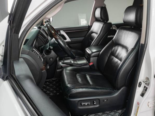 Toyota Land Cruiser 200 Series Рестайлинг 1 с пробегом 2013 года, цена 3 719 000 рублей, 336496 км, внедорожник, Автокод Объявления
