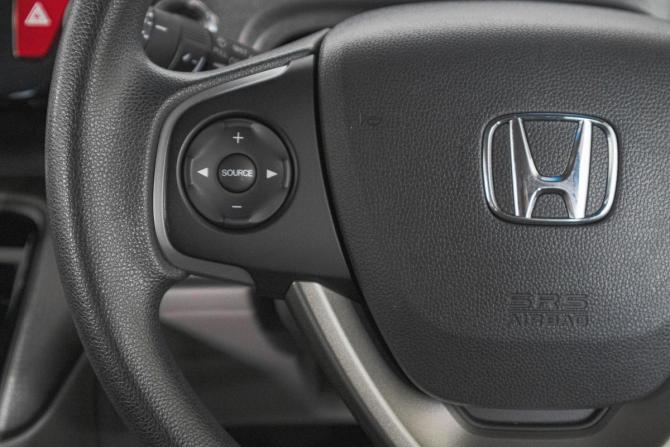 Honda Stepwgn V с пробегом 2016 года, цена 1 599 000 рублей, 141350 км, минивэн, Автокод Объявления