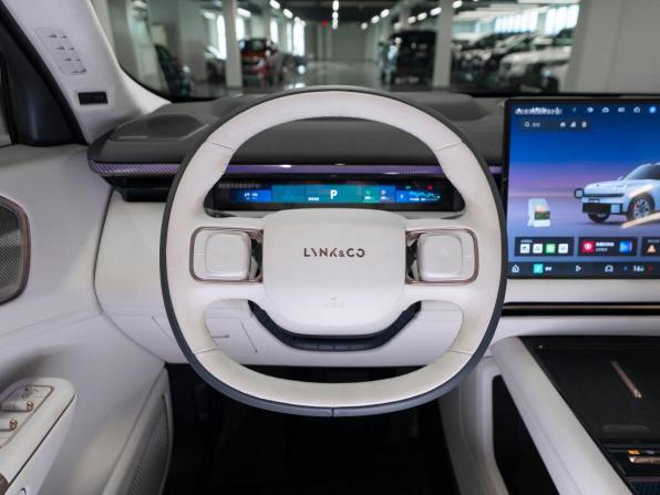 Lynk &amp; Co 900 с пробегом 2026 года, цена 9 050 000 рублей, 50 км, внедорожник, Автокод Объявления