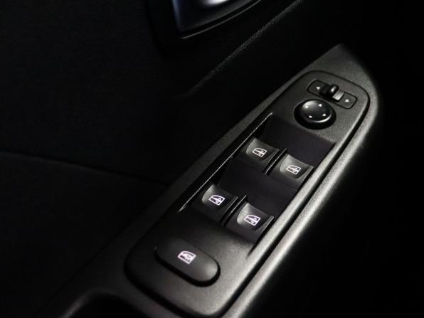 Renault Kaptur I Рестайлинг с пробегом 2021 года, цена 1 619 000 рублей, 41500 км, внедорожник, Автокод Объявления