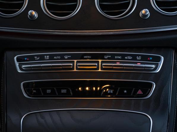 Mercedes-Benz E-Класс V (W213 S213 C238) Рестайлинг с пробегом 2021 года, цена 4 070 000 рублей, 98000 км, седан, Автокод Объявления