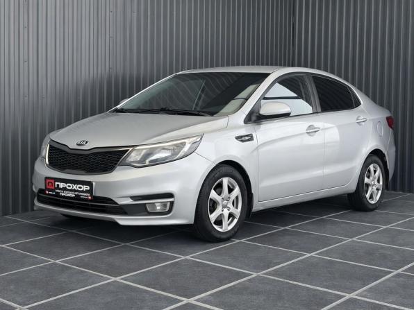 Kia Rio III Рестайлинг с пробегом 2016 года, цена 947 000 рублей, 199510 км, седан, Автокод Объявления