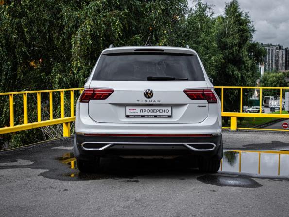 Volkswagen Tiguan II Рестайлинг с пробегом 2021 года, цена 3 344 000 рублей, 58731 км, внедорожник, Автокод Объявления