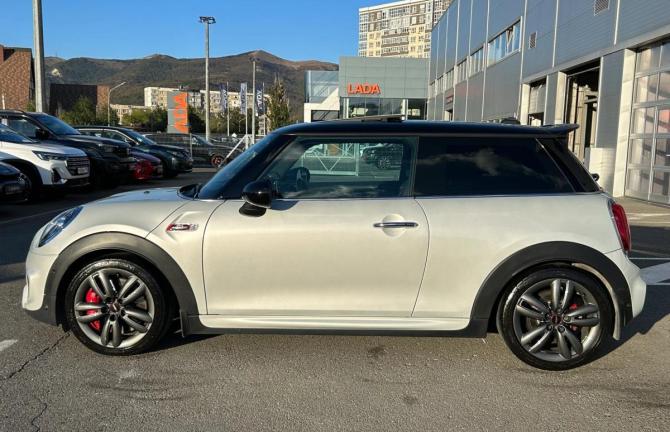 Mini Hatch III (F55/F56) с пробегом 2018 года, цена 2 790 000 рублей, 90000 км, хэтчбек, Автокод Объявления