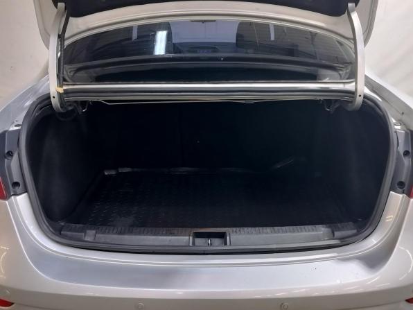 Renault Fluence I Рестайлинг с пробегом 2013 года, цена 570 000 рублей, 318695 км, седан, Автокод Объявления