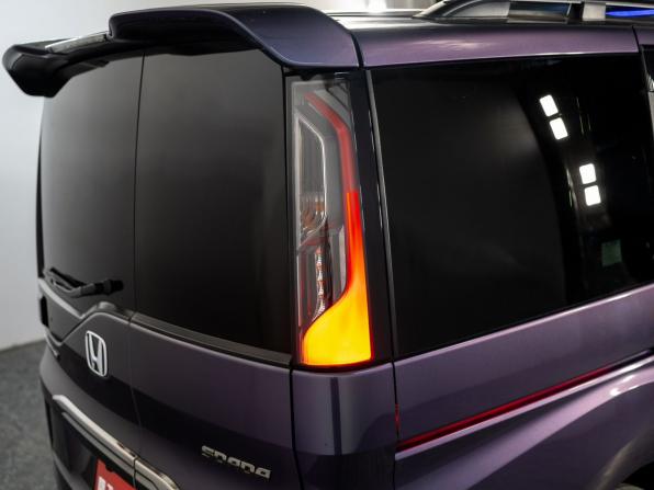 Honda Stepwgn V с пробегом 2016 года, цена 1 750 500 рублей, 151105 км, минивэн, Автокод Объявления