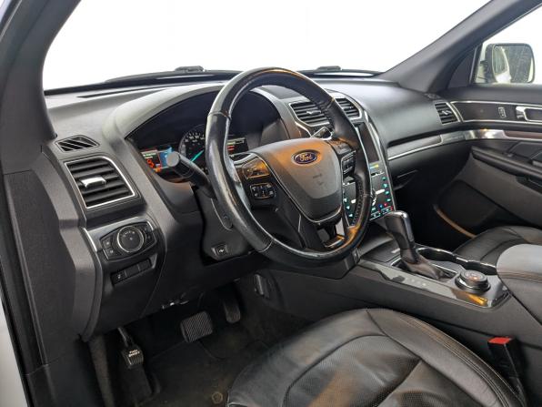 Ford Explorer V Рестайлинг с пробегом 2017 года, цена 2 655 000 рублей, 166477 км, внедорожник, Автокод Объявления